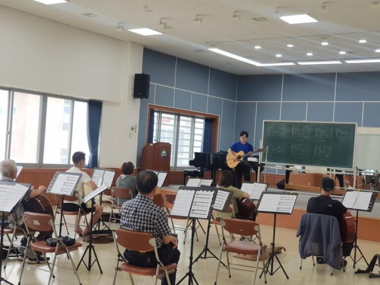 통기타+수업+사진.jpg.middle