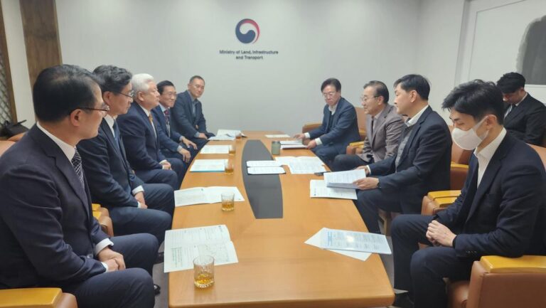 2.국토부장관+접견.JPG.middle