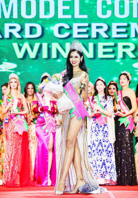 31017998_20251104083811_1034528217