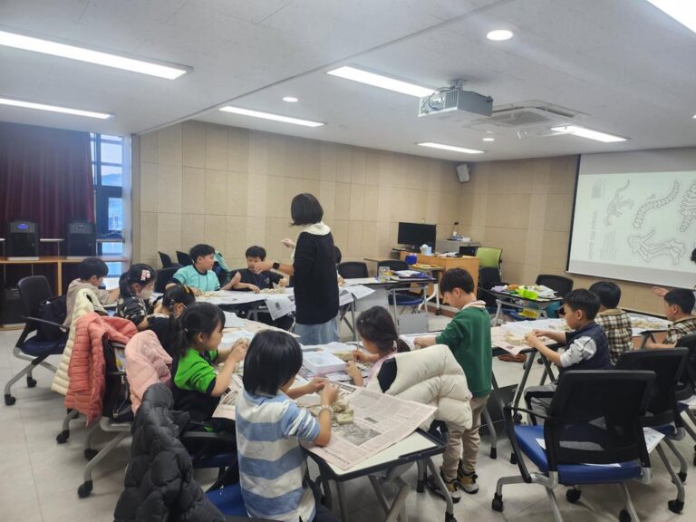 진주시+‘미래인재+양성+프로그램’+강사+모집+-+영어과학교실.jpg.middle