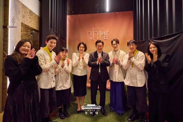 z9WezWAkavKY69bb3b38da7633.49111643