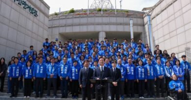 하정우, ‘손 털기’ 논란에 “무의식적 동작일 뿐”… 도 넘은 네거티브 공세에 유감 [천지인뉴스]