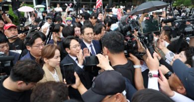 극우 시위대 봉쇄에 묶인 국가대표 장비, 민주당 간담회서 체육계 눈물의 호소 [천지인뉴스]