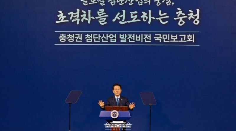 이재명 대통령, 삼성디스플레이 전시관 찾아 AI·OLED 첨단기술 점검…충청권 첨단산업 비전 확인 [천지인뉴스]