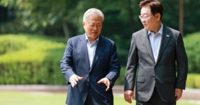 문 전 대통령-이 대통령, 청와대 오찬 회동… “국민 통합·외교경제 성과” 대화 나눠[천지인뉴스]