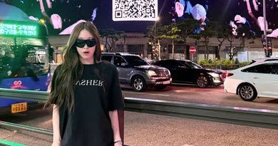 [천지인뉴스] 올데이프로젝트 애니, 어머니 정유경 회장 신세계백화점 전광판 앞에서 인증샷